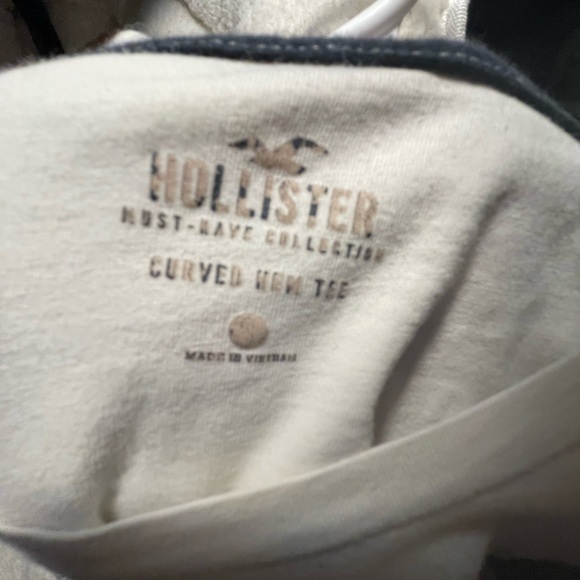 Hollister men’s Tshirt - Picture 3 of 3